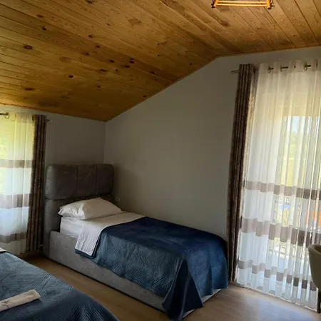 Izet Tocilla 3* Kukes